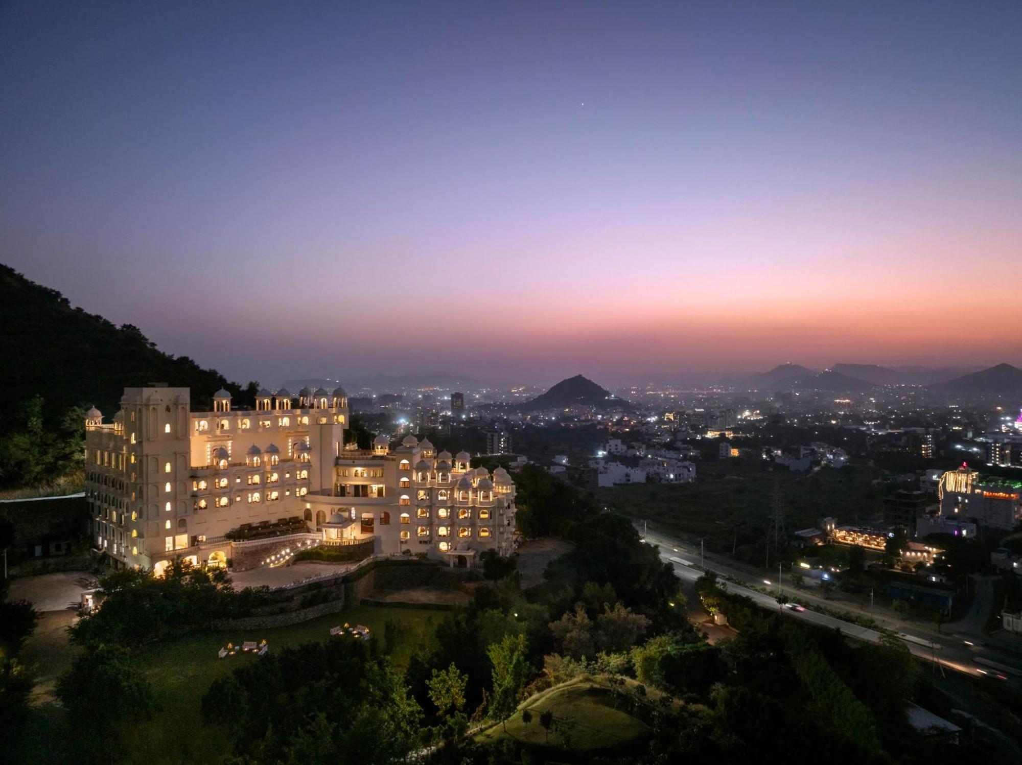 Bhairavgarh Palace Удайпур Экстерьер фото
